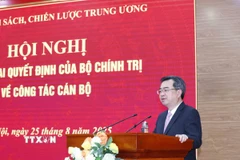 Đồng chí Nguyễn Thanh Nghị, Uỷ viên Trung ương Đảng, Trưởng Ban Chính sách, Chiến lược Trung ương phát biểu tại hội nghị.( Ảnh: Phương Hoa/TTXVN)