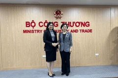 Thứ trưởng Bộ Công Thương Phan Thị Thắng và đồng chí Trương Mẫn, Phó Tỉnh trưởng Chính quyền nhân dân tỉnh Hà Nam (Trung Quốc). (Ảnh: Nguồn Cổng thông tin điện tử Bộ Công thương)