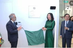 Bộ trưởng Ngoại giao Bồ Đào Nha Paulo Rangel và Thứ trưởng Ngoại giao Lê Thị Thu Hằng khai trương Đại sứ quán Bồ Đào Nha tại Hà Nội. (Ảnh: Baoquocte)