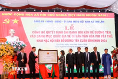 Lễ công bố Quyết định ghi danh Lễ hội truyền thống Hội Kén rể Đường Yên vào Danh mục di sản văn hóa phi vật thể quốc gia. (Ảnh: Khánh Hòa/TTXVN)