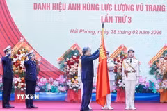 Ngày 28/2/2026, tại Thành phố Hải Phòng, Tổng Bí thư, Bí thư Quân ủy Trung ương Tô Lâm trao Danh hiệu Anh hùng lực lượng vũ trang nhân dân lần thứ ba tặng Quân chủng Hải quân, ghi nhận những thành tích xuất sắc của đơn vị trong sự nghiệp bảo vệ chủ quyền biển, đảo thiêng liêng của Tổ quốc. (Ảnh: Thống Nhất/TTXVN)