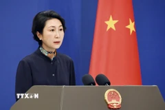 Người phát ngôn Bộ Ngoại giao Trung Quốc Mao Ninh phát biểu trong một cuộc họp báo ở Bắc Kinh kêu gọi Mỹ nghiêm túc bảo vệ quyền và lợi ích hợp pháp, chính đáng của tất cả sinh viên quốc tế, trong đó có sinh viên Trung Quốc. (Ảnh: Kyodo/TTXVN)