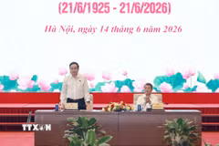 Chủ tịch Quốc hội Trần Thanh Mẫn và Thủ tướng Chính phủ Lê Minh Hưng gặp mặt lãnh đạo các cơ quan báo chí nhân Ngày Báo chí Cách mạng Việt Nam (21/6/1925-21/6/2026). (Ảnh: Doãn Tấn/TTXVN)