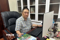 Tiến sỹ Hà Văn Cẩn, Viện trưởng Viện Khảo cổ học (Viện Hàn lâm Khoa học xã hội Việt Nam) đề xuất để các giá trị di sản trở thành nguồn lực cho phát triển, cần nhận diện đầy đủ ý nghĩa lịch sử của hệ thống di tích. (Ảnh: Thanh Hương/TTXVN)