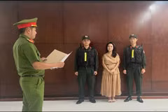 Công an Thành phố Hồ Chí Minh khởi tố bị can Nguyễn Thị Hiền, là ca sỹ tự do, chủ kênh YouTube "Phương Diễm Huyền" về tội "Xâm phạm quyền tác giả, quyền liên quan". (Ảnh: CA cung cấp)