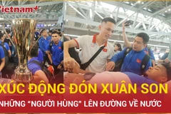 "Cơn sốt" tuyển Việt Nam tại sân bay Thái Lan, xót xa với hình ảnh Xuân Son