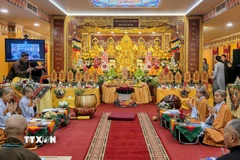 Không gian Niệm phật đường được trang hoàng trang nghiêm. (Ảnh: Trần Hải/TTXVN)