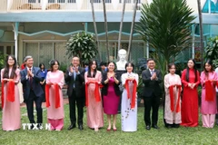 Khánh thành công trình tượng Anh hùng dân tộc Cuba Jose Marti trong khuôn viên Tổng lãnh sự quán Cuba tại Thành phố Hồ Chí Minh. (Ảnh: Xuân Khu/TTXVN)