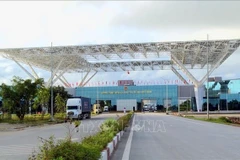 Hàng hóa xuất nhập khẩu qua Cửa khẩu Bắc Luân 2-Cửa khẩu quốc tế Móng Cái. (Ảnh minh họa: Văn Đức/TTXVN)