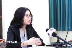 Bà Sokmom Nimul, Tổng Giám đốc Thông tấn xã Campuchia AKP trả lời phỏng vấn phóng viên TTXVN tại Phnom Penh. (Ảnh: Hoàng Minh/TTXVN)