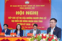 Ông Đào Mạnh Hùng, Ủy viên Ban Thường vụ Tỉnh ủy, Ủy viên Ban Thường vụ Đảng ủy các cơ quan Đảng tỉnh, Bí thư Đảng ủy, Phó Chủ tịch Thường trực Ủy ban Mặt trận Tổ quốc Việt Nam tỉnh phát biểu tại Hội nghị tiếp xúc cử tri. (Ảnh: Thanh Thuỷ/TTXVN)