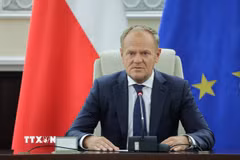 Thủ tướng Ba Lan Donald Tusk phát biểu tại Vacsava. (Ảnh: PAP/TTXVN)