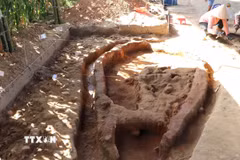 Lò nung mới được phát hiện tại vườn nhà ông Nguyễn Kiên, thôn Phú Bình, xã Tịnh Khê (Quảng Ngãi). (Ảnh: Đinh Hương/TTXVN)