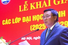 GS, TS Nguyễn Xuân Thắng, Ủy viên Bộ Chính trị, Giám đốc Học viện Chính trị quốc gia Hồ Chí Minh, Chủ tịch Hội đồng Lý luận Trung ương phát biểu tại buổi lễ. (Ảnh: Nguồn Báo QĐND)