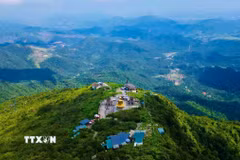 Dãy núi thiêng Yên Tử. (Ảnh: Thanh Vân/TTXVN)