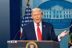 Tổng thống Mỹ Donald Trump trong một cuộc họp báo tại Nhà Trắng ở Washington, D.C. (Ảnh: THX/TTXVN)