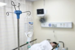 Bệnh nhân bị ngộ độc sau khi ăn bánh mỳ nằm điều trị tại Bệnh viện Đa khoa Tâm Anh. (Ảnh: BV)