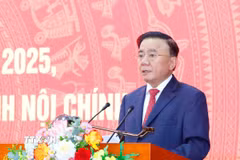 Đồng chí Trần Cẩm Tú, Uỷ viên Bộ Chính trị, Thường trực Ban Bí thư phát biểu chỉ đạo hội nghị. (Ảnh: Phương Hoa/TTXVN)