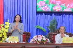 Phó Chủ tịch nước Võ Thị Ánh Xuân tại buổi tiếp xúc cử tri phường Long Xuyên (tỉnh An Giang). (Ảnh: Công Mạo/TTXVN)