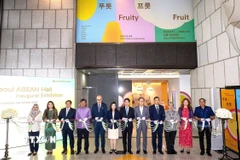 Lễ cắt băng khai trương Không gian ASEAN tại Seoul. (Ảnh: Khánh Vân/TTXVN)