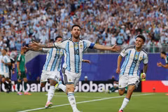 Messi khiến cả thế giới kinh ngạc, lập hat-trick phá hàng loạt kỷ lục World Cup