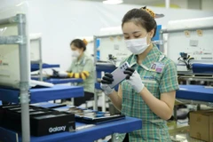 Sản xuất thiết bị di động thông minh tại Khu công nghiệp Yên Bình, Thái Nguyên. (Ảnh: Sở Công thương Thái Nguyên)