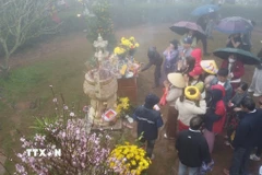 Từ khuôn viên, cảnh quan đến không gian thờ tự tại Am Tiên đều được chỉnh trang, tu bổ theo hướng sạch đẹp, tôn nghiêm, phục vụ tốt nhu cầu tham quan, sinh hoạt văn hóa, tâm linh, tín ngưỡng của nhân dân. (Ảnh: Hoa Mai/TTXVN)