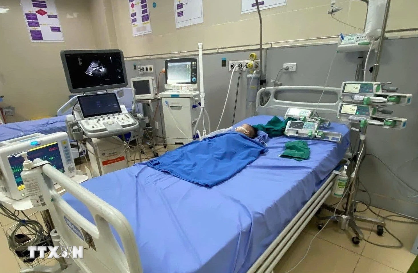 Phú Thọ: Cứu sống trẻ 3 tháng tuổi bị sốc phản vệ nặng do sữa công thức