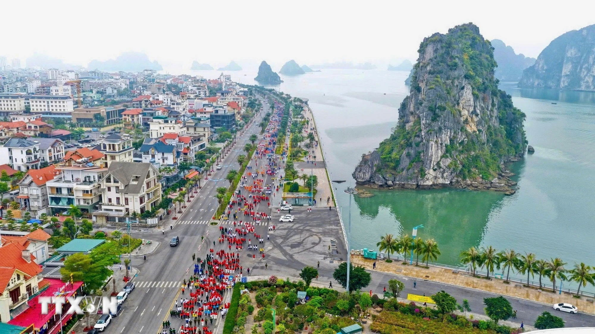 Quảng Ninh lấy ý kiến nhân dân về việc thành lập thành phố trực thuộc Trung ương