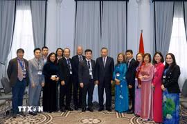 Tổng Bí thư, Chủ tịch nước Tô Lâm tiếp một số trí thức, nhà khoa học tiêu biểu thuộc Hội trí thức, chuyên gia người Việt tại Australia (VASEA). (Ảnh: Thống Nhất/TTXVN)