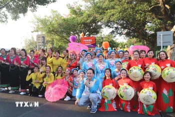 Việt Nam tham dự Lễ diễu hành quốc tế tại Macau