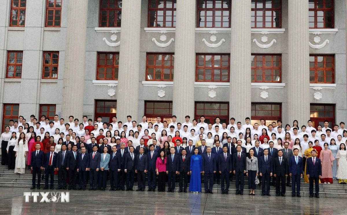Tổng Bí thư, Chủ tịch nước Tô Lâm thăm di tích Khu học xá Trung ương tại Trung Quốc