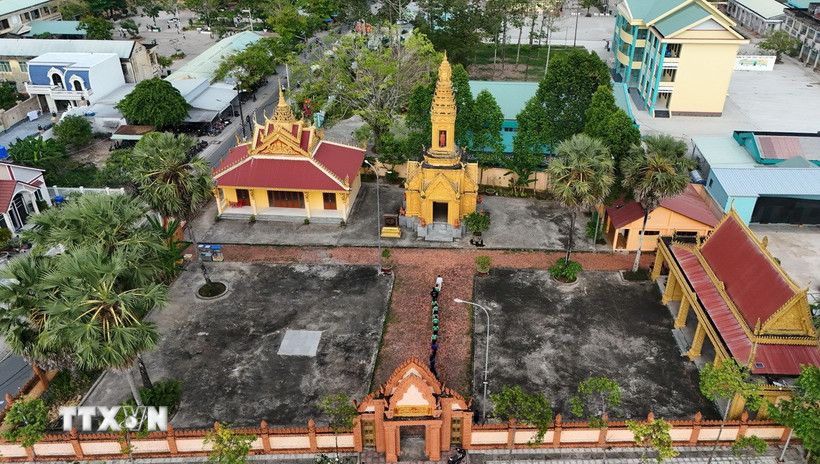 Tháp 4 sư liệt sĩ (tỉnh KIên Giang) được Bộ Văn hóa - Thông tin công nhận là Di tích lịch sử cấp Quốc gia vào ngày 20/9/1990. (Ảnh: Văn Sỹ/TTXVN)