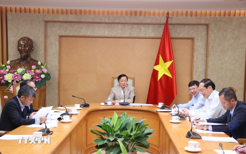 Phó Thủ tướng Chính phủ Trần Hồng Hà chủ trì cuộc họp. (Ảnh: Văn Điệp/TTXVN)