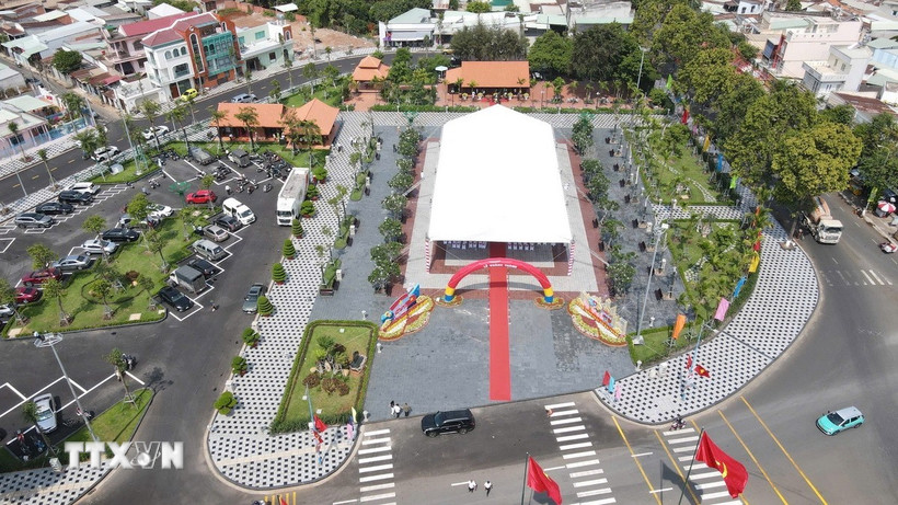 Một góc Công viên tượng đài, Nhà lưu niệm Anh hùng Liệt sỹ Võ Thị Sáu. (Ảnh: Đoàn Mạnh Dương/TTXVN)