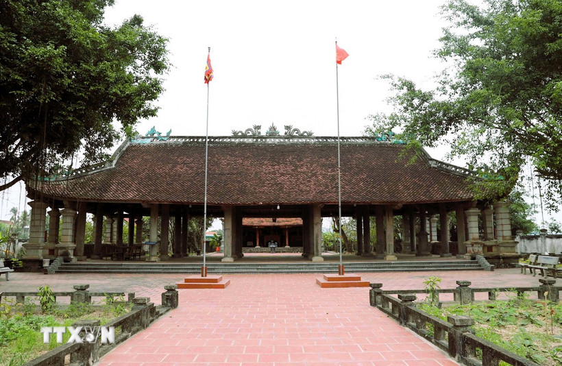 Cuối năm 1583, đình Sừng được dựng bằng tranh tre, nứa lá, là nơi hội họp, sinh hoạt văn hóa. (Ảnh: Xuân Tiến/TTXVN)