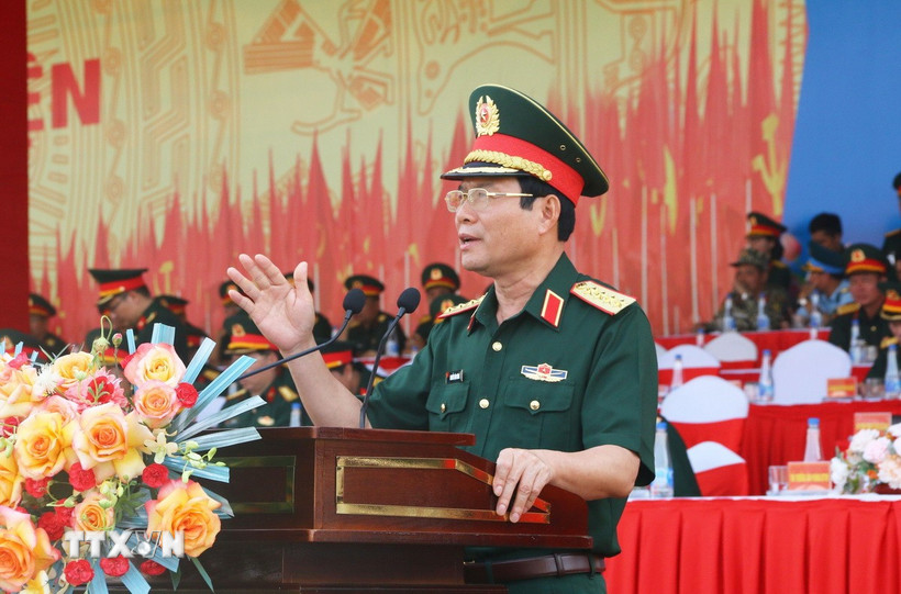 Đại tướng Nguyễn Tân Cương, Ủy viên Trung ương Đảng, Tổng Tham mưu trưởng Quân đội Nhân dân Việt Nam, Thứ trưởng Thứ trưởng Bộ Quốc phòng, phát biểu. (Ảnh: Sỹ Tuyên/TTXVN)