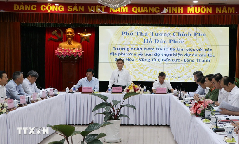 Phó Thủ tướng Chính phủ Hồ Đức Phớc phát biểu tại buổi làm việc. (Ảnh: Công Phong/TTXVN)