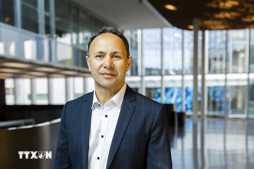 Giáo sư Damon Salesa, Hiệu trường Trường Đại học Công nghệ Auckland (AUT) của New Zealand. (Ảnh: TTXVN phát)