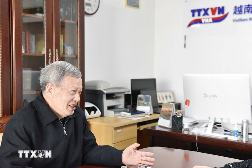 Chuyên gia nghiên cứu về Việt Nam Lăng Đức Quyền. (Ảnh: Quang Hưng/TTXVN)