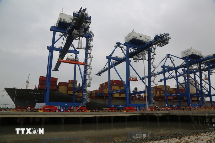 Chuyến tàu đầu tiên cập cảng Phước An ngày 13/2. (Ảnh: Công Phong/TTXVN)