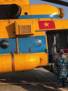 Bộ Quốc phòng điều 3 trực thăng cứu trợ khẩn cấp vùng lũ Điện Biên