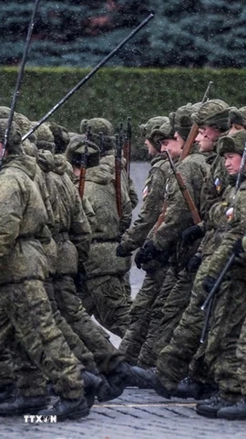 Binh sỹ Nga tại Moskva. (Ảnh: AFP/TTXVN)