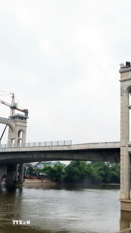 Khởi công từ năm 2022, Cầu Tân Lang sẵn sàng cho lễ khánh thành vào ngày 19/12/2025. (Ảnh: Thanh Tuấn/TTXVN)