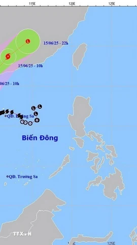 Hướng di chuyển của bão số 1 lúc 11h ngày 14/6/2025. (Ảnh: TTXVN phát)