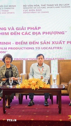 Các diễn giả, chuyên gia trao đổi, đưa ra ý kiến tại Hội thảo ở Thành phố Hồ Chí Minh. (Ảnh: Thu Hương/ TTXVN)
