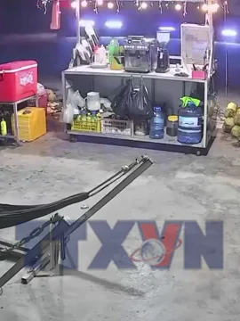 Đồng Tháp: Xe khách lao vào lề đường khiến 2 người thiệt mạng 