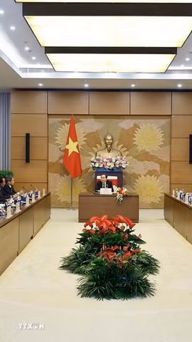 Chủ tịch Quốc hội Trần Thanh Mẫn tiếp Lãnh đạo các thành phố ASEAN. (Ảnh: Doãn Tấn/ TTXVN)