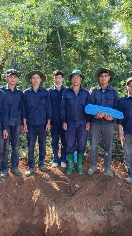 Đội K53 tìm kiếm quy tập hài cốt liệt sỹ ở Lào và Campuchia. (Ảnh: TTXVN phát)