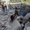 Cảnh đổ nát sau cuộc không kích của Israel tại Al-Zawaida, Dải Gaza. (Ảnh: THX/TTXVN)